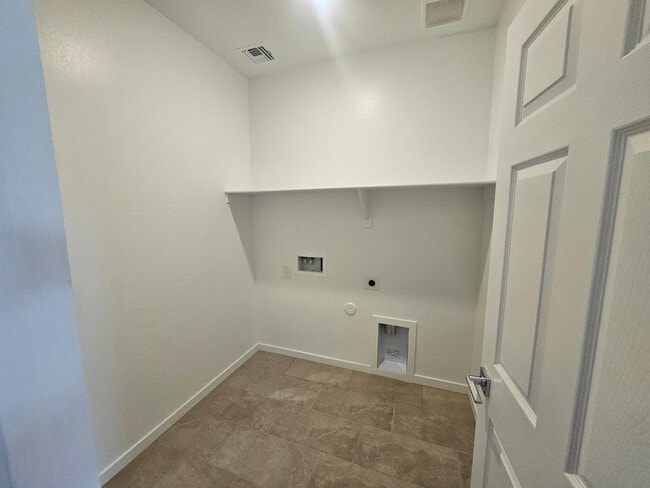 Building Photo - 548 Fremont Pass