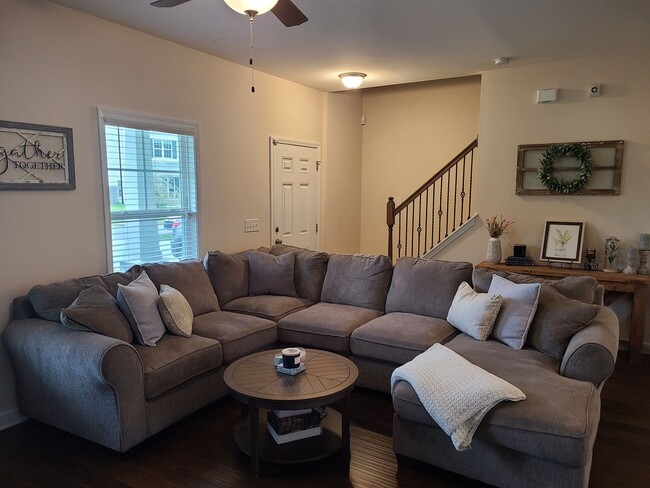 Building Photo - 3 Bedroom, 2.5 bath unfurnished home in Hampstead near Surf City