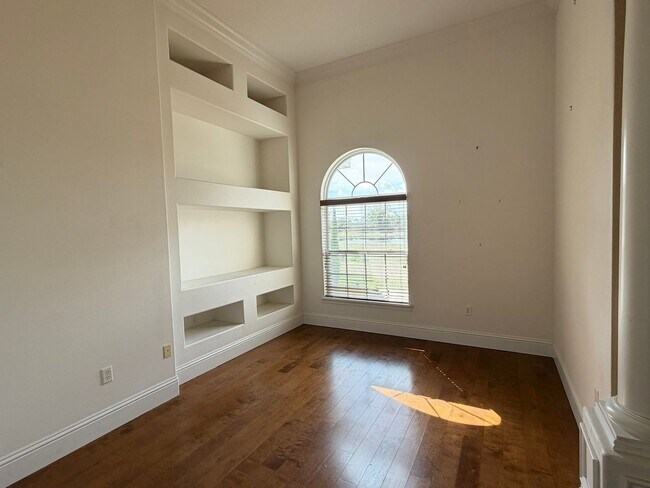 Building Photo - 2006 Pirie Pl