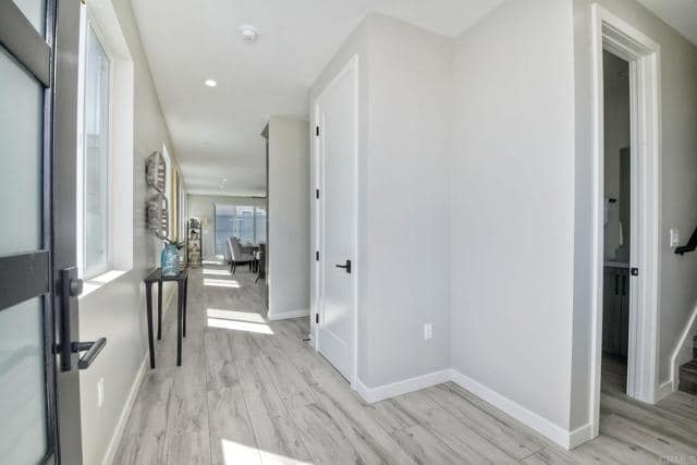Building Photo - 139 Dahlia Ave