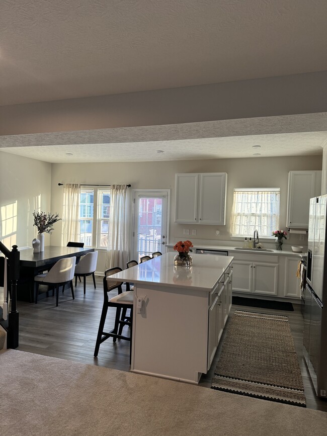 Building Photo - 6837 Frey Ln