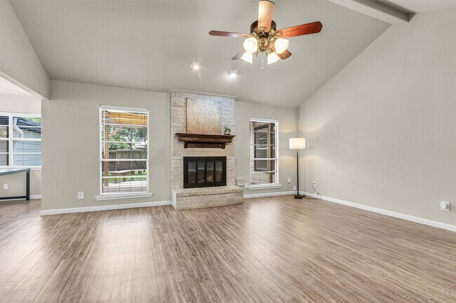 Building Photo - 7911 Heathrow Ln