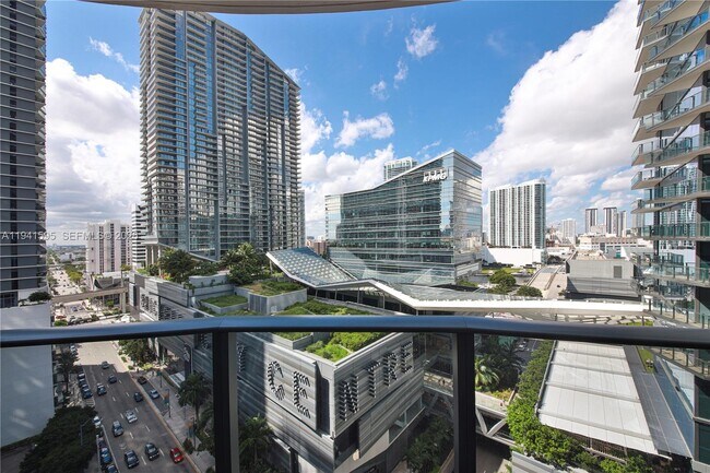 Building Photo - 801 S Miami Ave