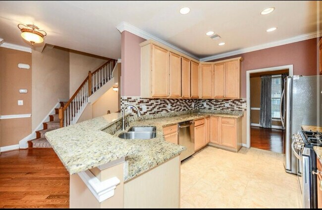 Building Photo - 22542 Maison Carree Square