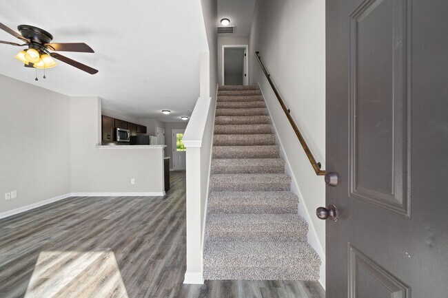 Building Photo - 260 Smithson Ln