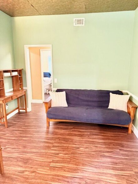 Building Photo - 6736 Foxhall Ct