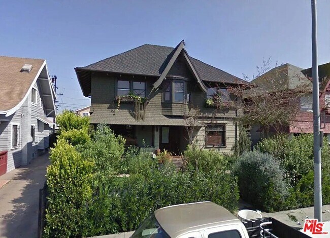Primary Photo - 2810 S Normandie Ave