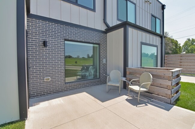 Building Photo - 3 Crosby Park Dr