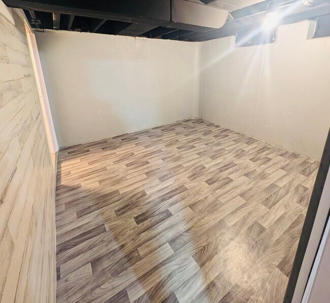 Building Photo - 1196 E Coldwater Rd