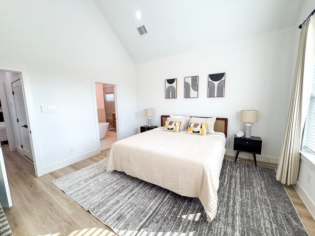 Building Photo - 2706 Cochran St