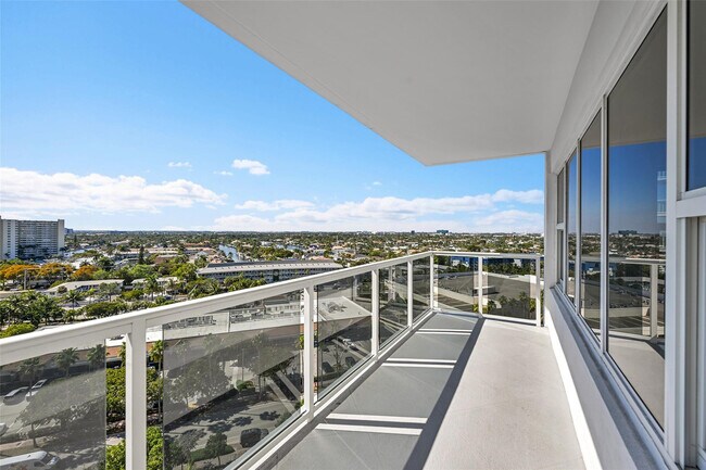 Building Photo - 3700 Galt Ocean Dr