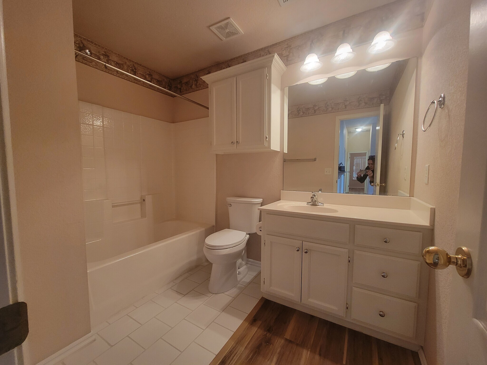 Building Photo - 4608 Midway Dr