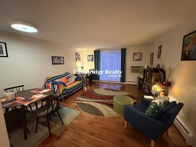 Building Photo - 803 Centre St