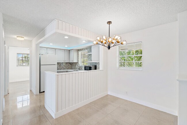 Building Photo - 148 Yacht Club Dr