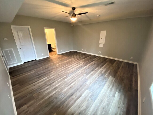 Building Photo - 4 Bedroom Pet Friendly Home For Rent Over ...