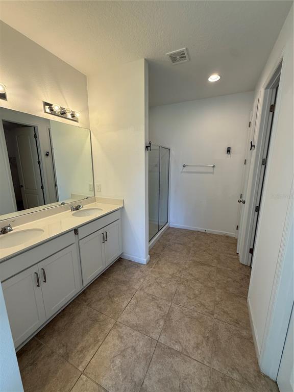 Building Photo - 5593 Western Sun Dr