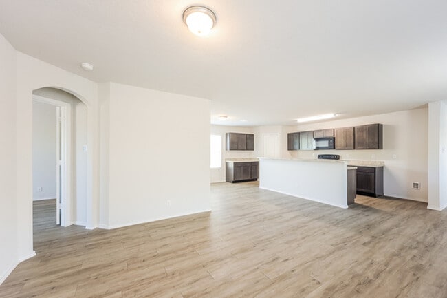 Building Photo - 3639 Somers Crest