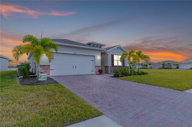 Primary Photo - 607 Parkshore Lk Ave