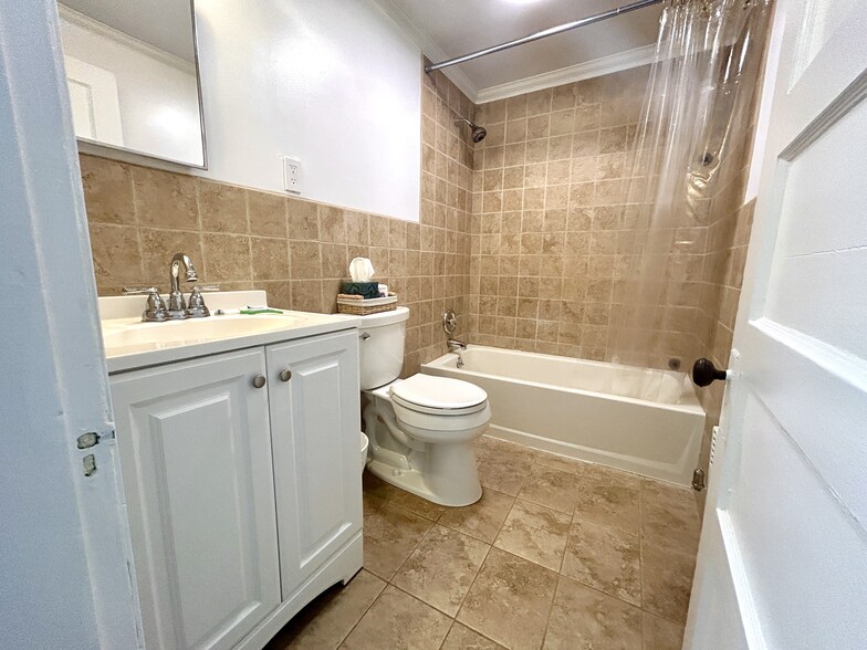 Bathroom 1 - 330 Reef Rd