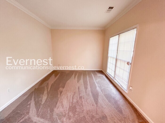 Building Photo - 1095 Downyshire Dr