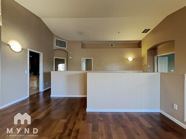 Building Photo - 231 W Flamingo Dr