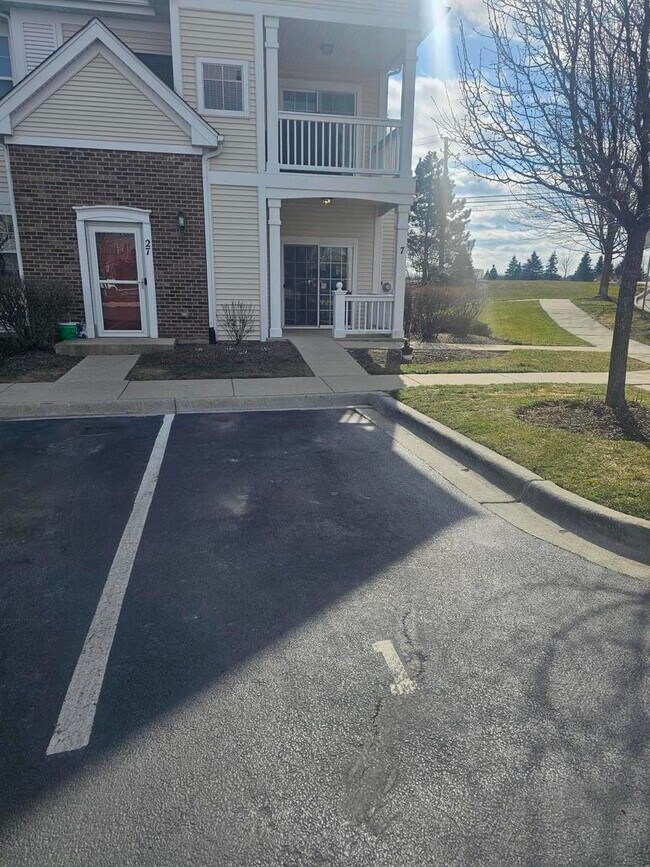 Building Photo - 2305 Aurora Dr