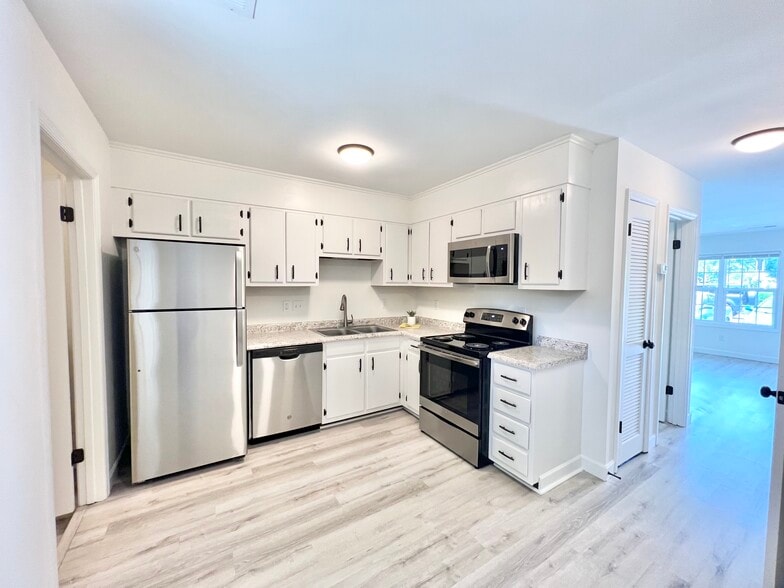 Building Photo - 276 Fleming Rd