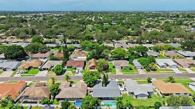 Building Photo - 8829 Bermuda Ln