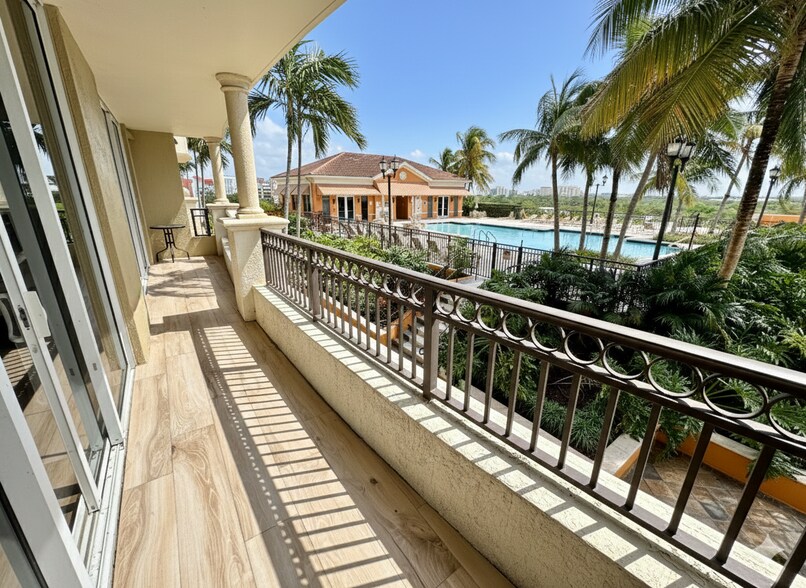 Building Photo - 3232 Coral Way