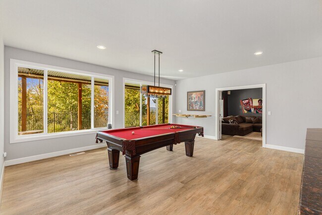 Building Photo - STUNNING Home in coveted Sterling Woods, S...