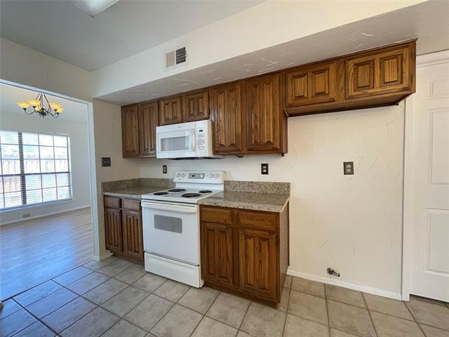 Building Photo - 4400 Odessa Dr
