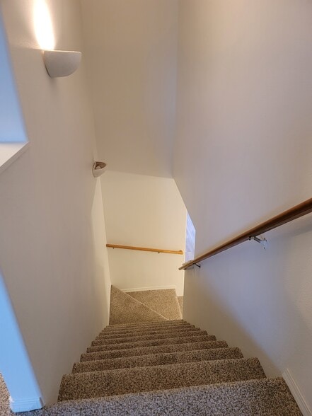 Building Photo - 16131 SE Powell Blvd