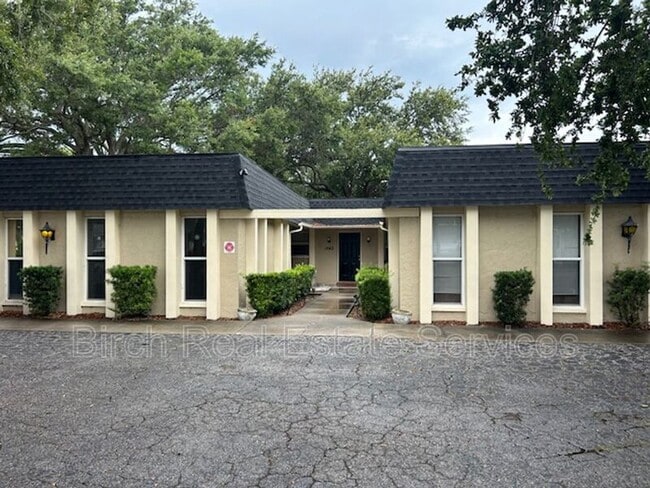 Primary Photo - 1840 East Dr