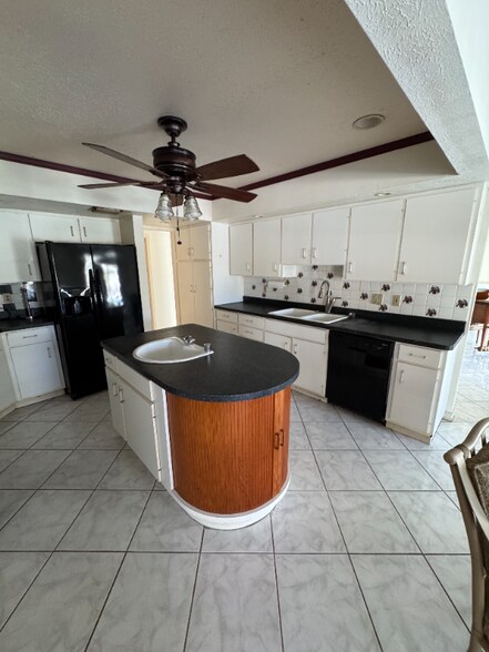 Building Photo - 5638 Country Lakes Dr