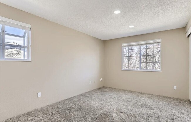 Building Photo - 14161 E Jewell Ave