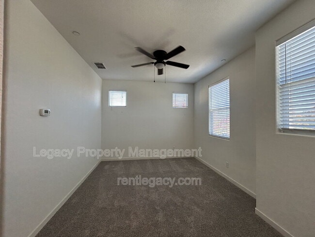 Building Photo - 3998 E Commerce Way