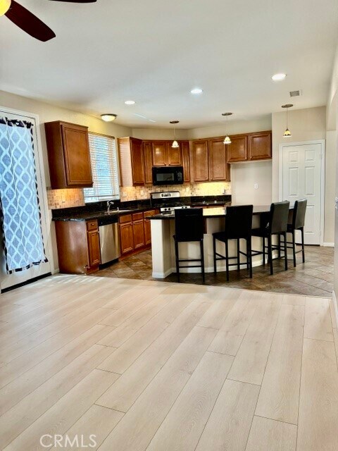 Building Photo - 1379 Valley Rose Way