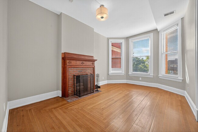 Primary Photo - Grandview Apartments