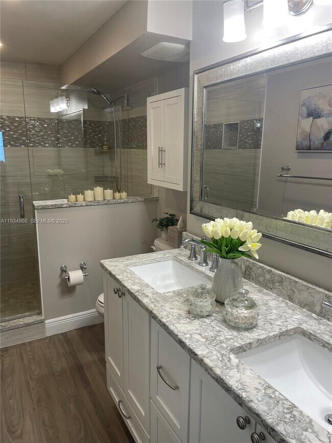 Building Photo - 7370 S Ocean Dr