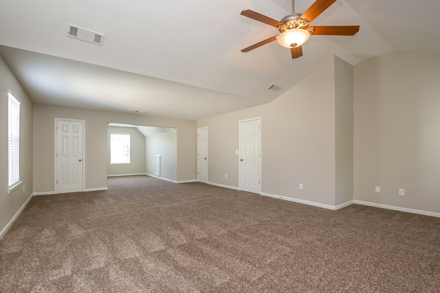 Building Photo - 53 Birchfield Ct