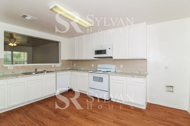 Building Photo - At Last, This Is What You Have Been Searching For!