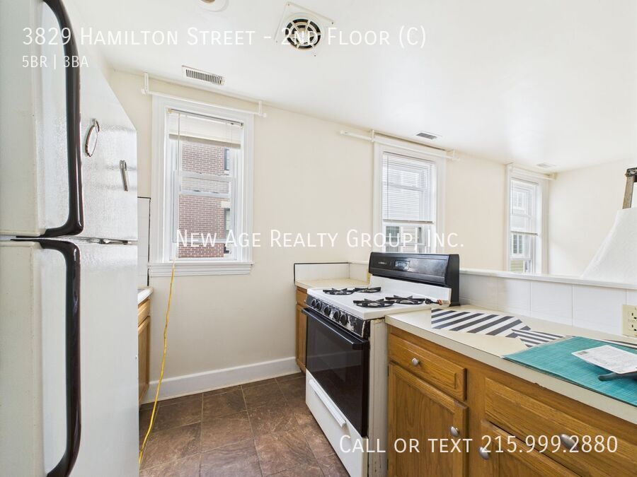 Building Photo - 3829 Hamilton St