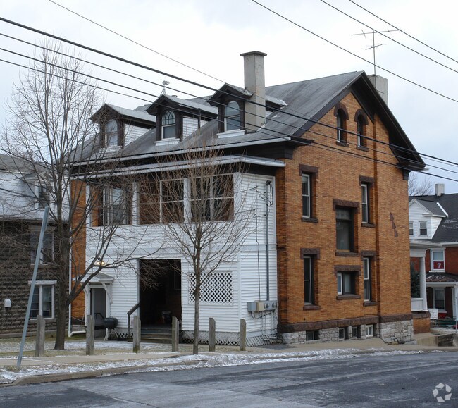 Building Photo - 639 W College Ave