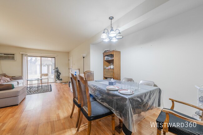 Building Photo - 10409 Dearlove Rd