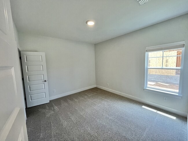 Building Photo - 2633 Unitas Dr