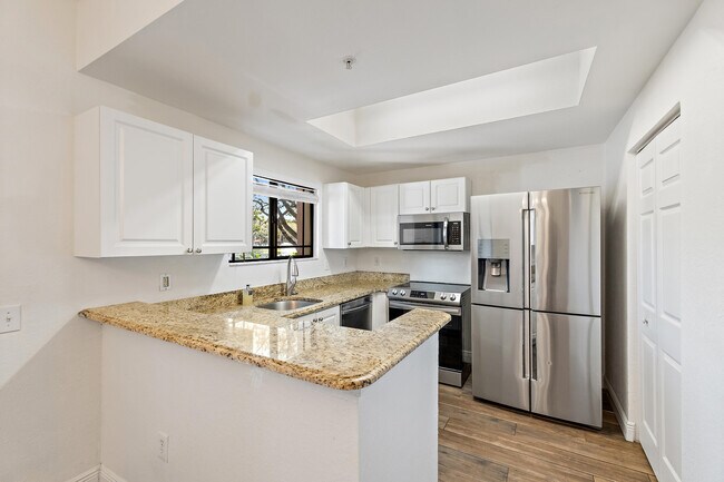 Building Photo - 2806 Veronia Dr