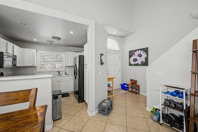 Building Photo - 6730 E Preston St