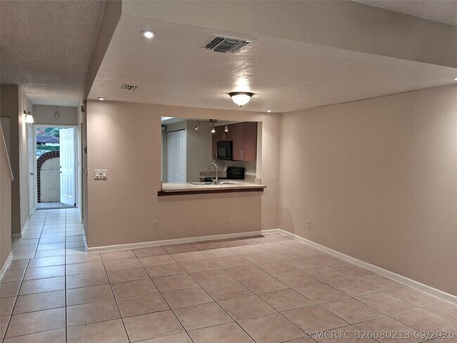 Building Photo - 4669 NW 89th Ave