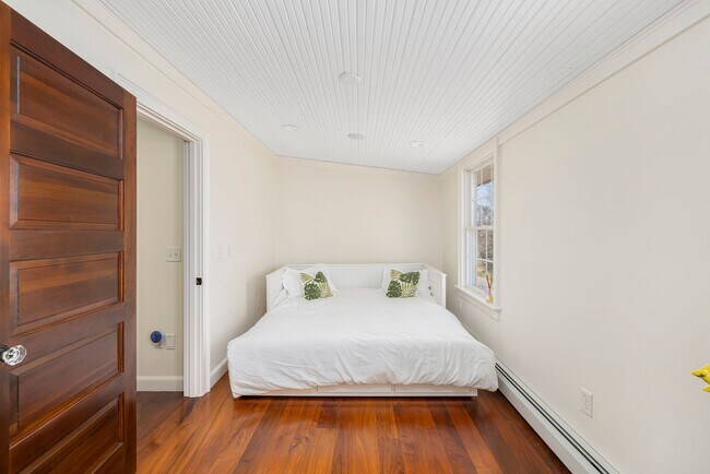 Building Photo - 57 Esmond Ave