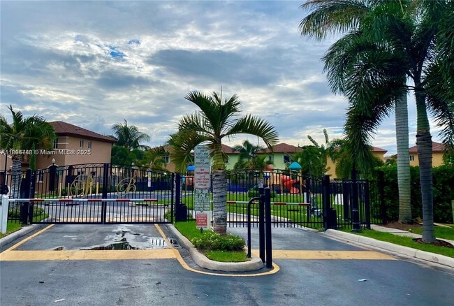 Building Photo - 1064 NE 41st Ave